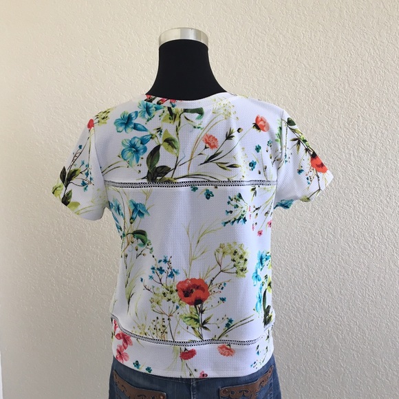 Worthington Floral Scuba Top - Picture 3 of 4